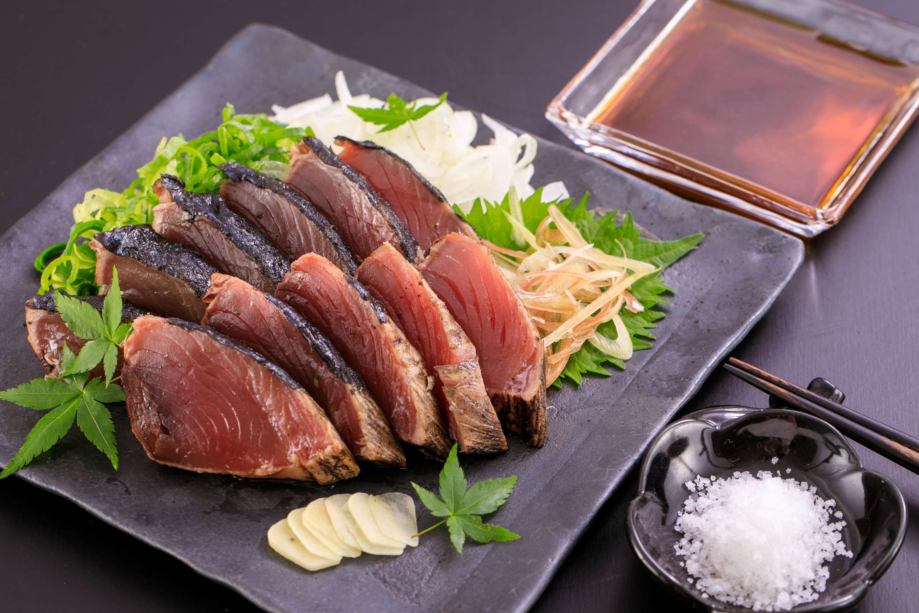 藁焼き鰹のたたき(背節)