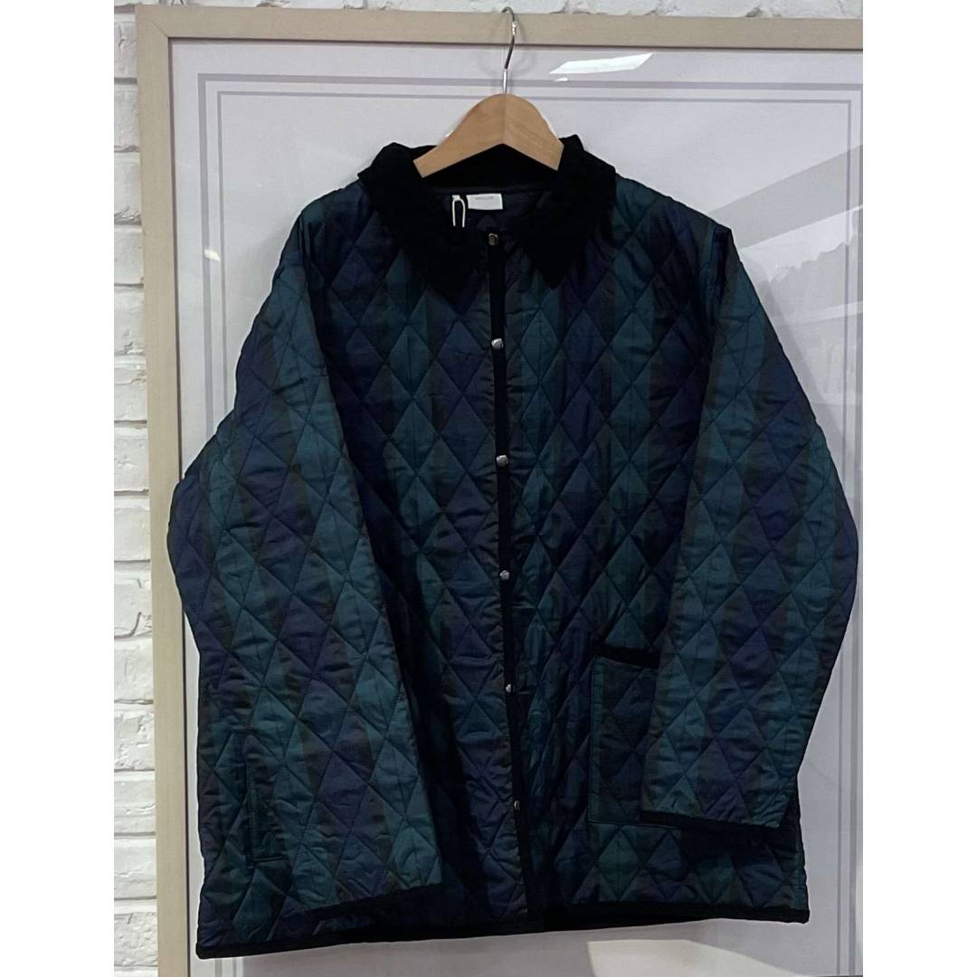 チェックが可愛いキルト素材のアウターのご紹介