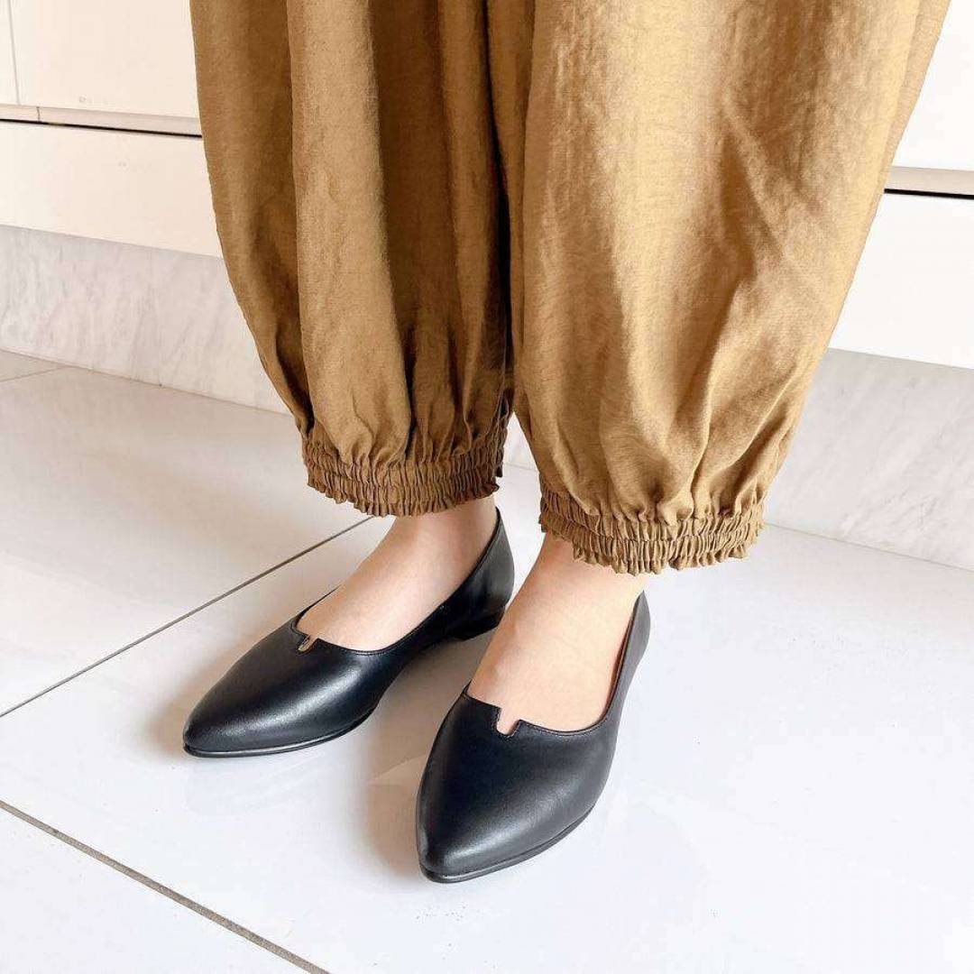 甲深ローヒールパンプス