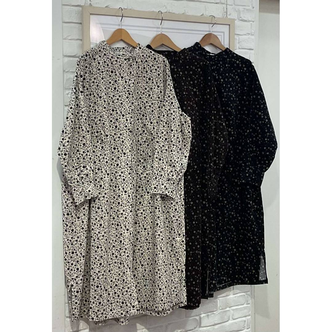 小花柄ワンピースのご紹介