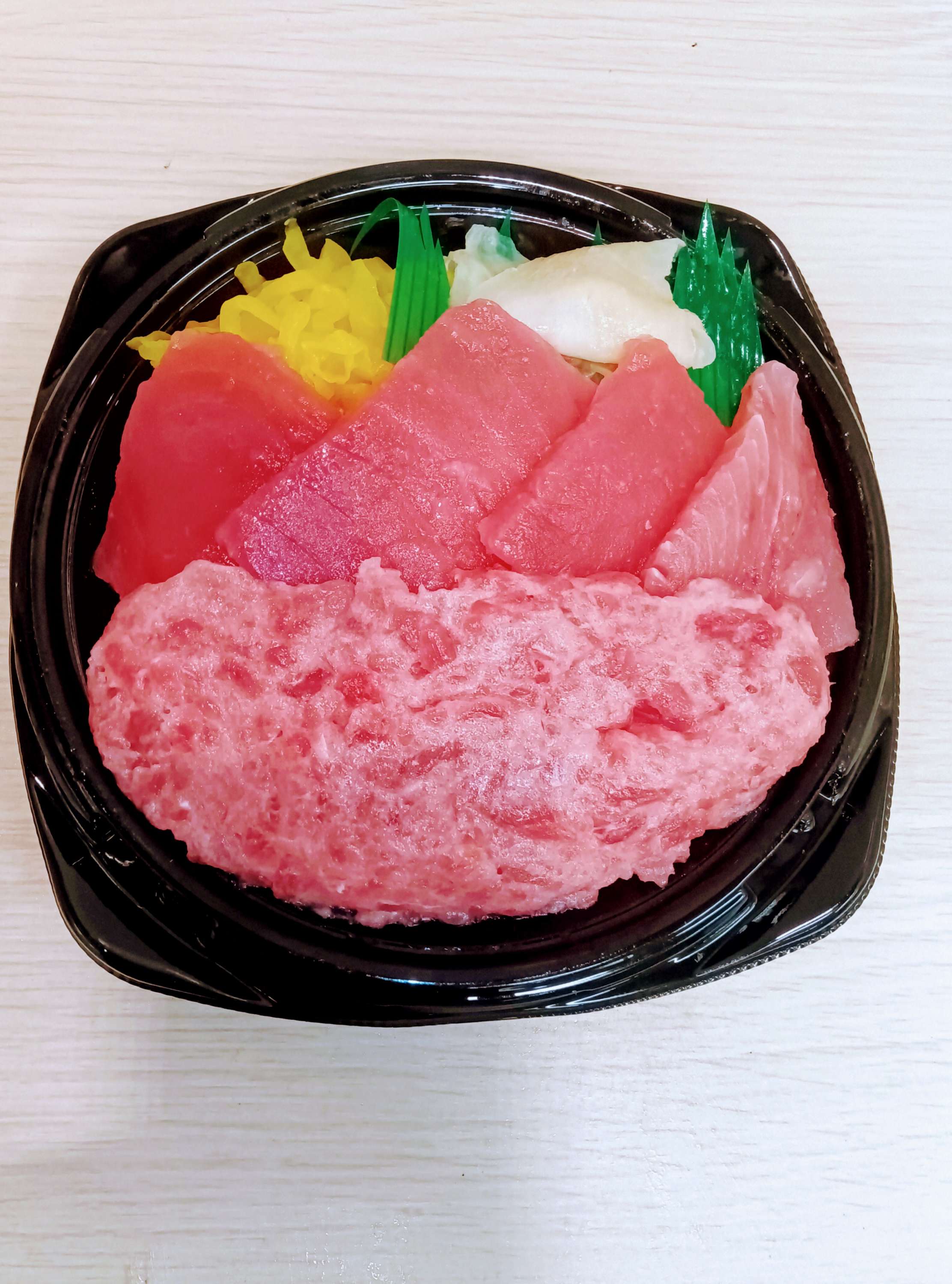 まぐろサービス丼