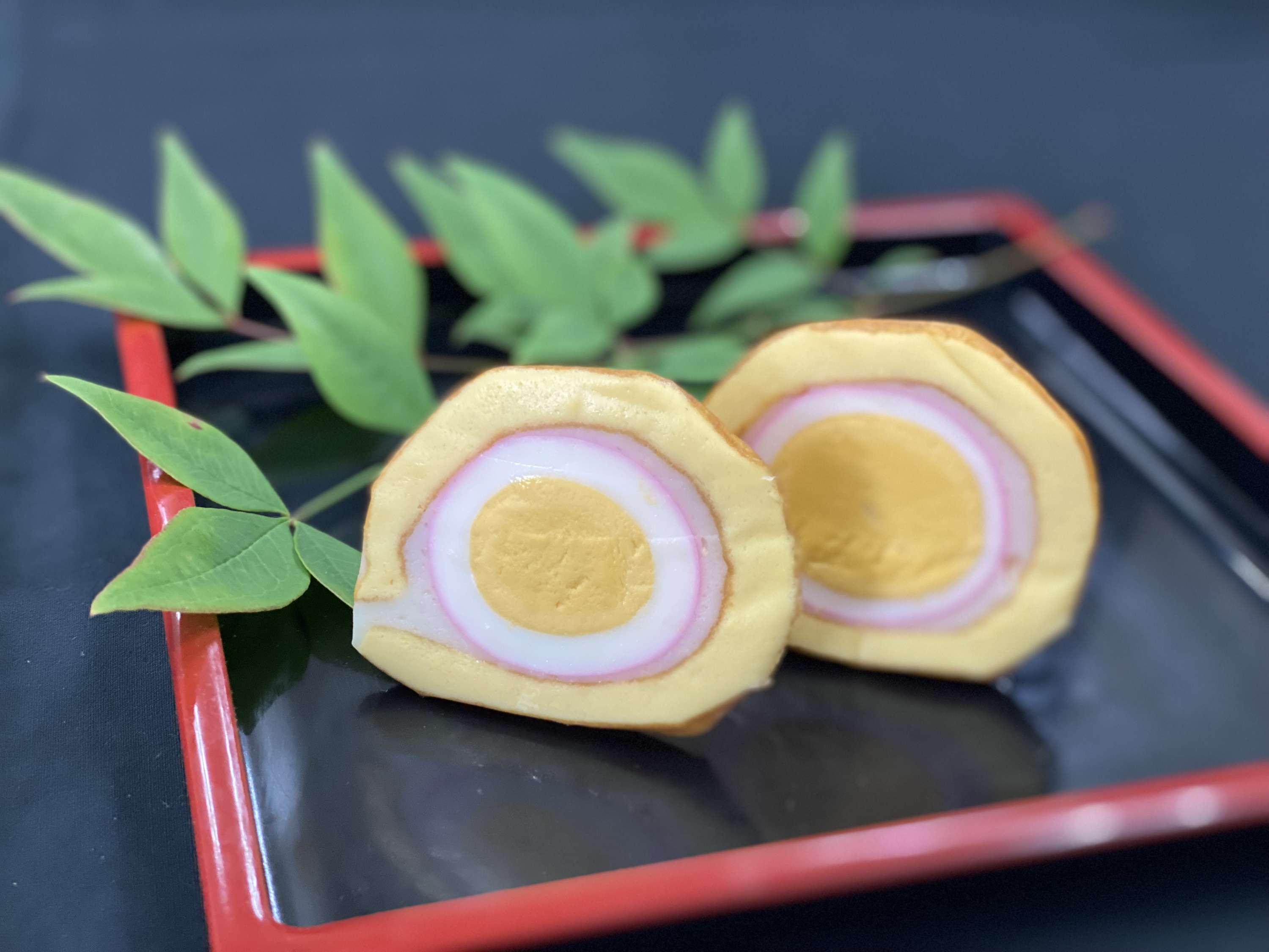 ・御蒲鉾 (赤・白) 各1本 1,404円 ・ 伊達旭巻（小） 1本 1,296円