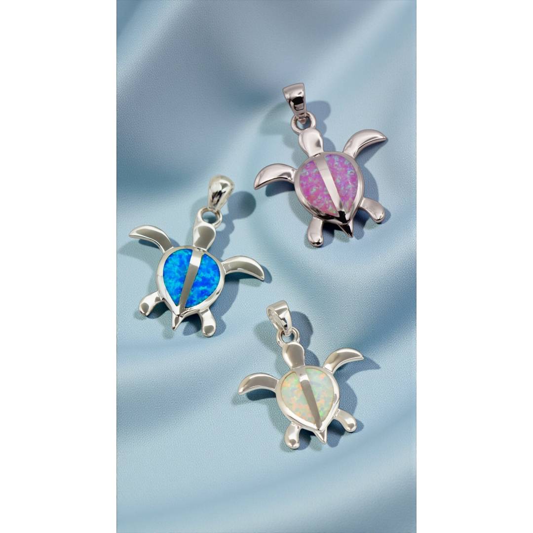 幸せを運ぶ守護神ホヌと虹色に輝くオパール