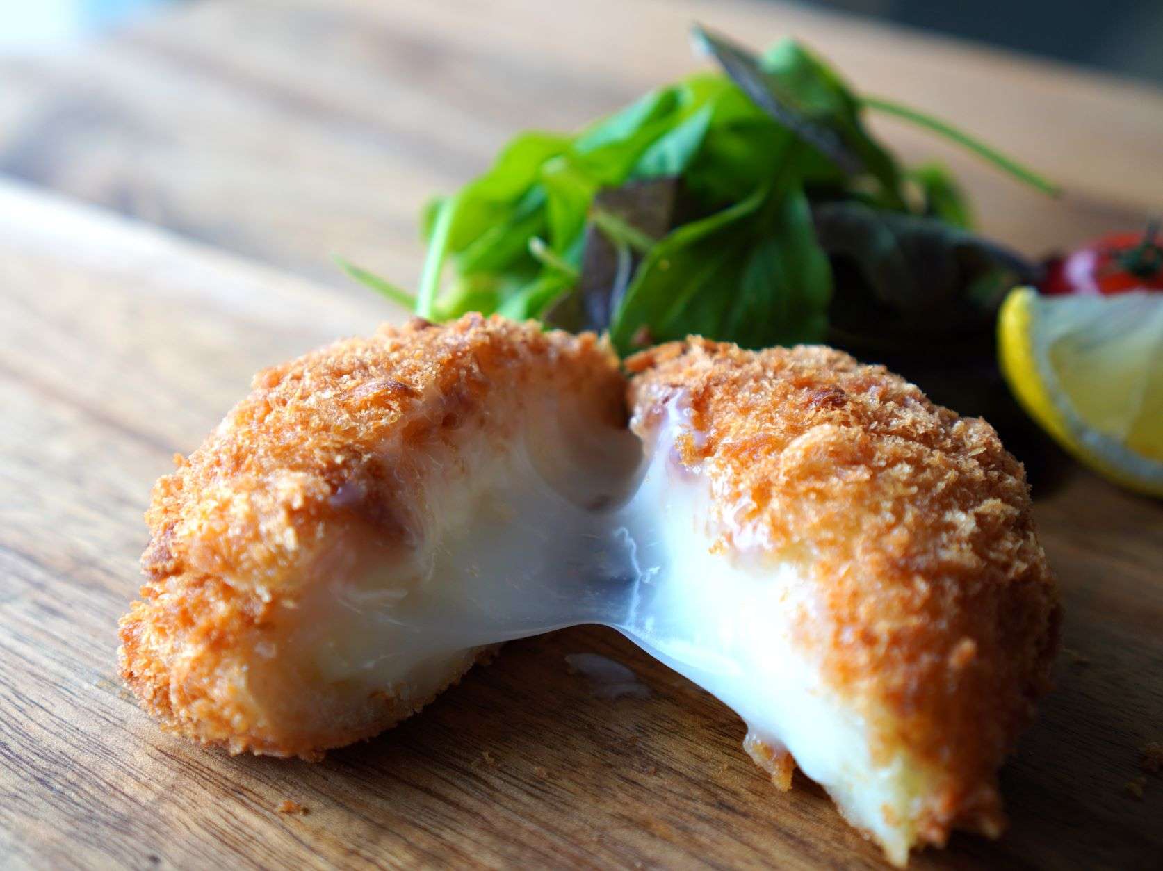 チーズフォンデュコロッケ