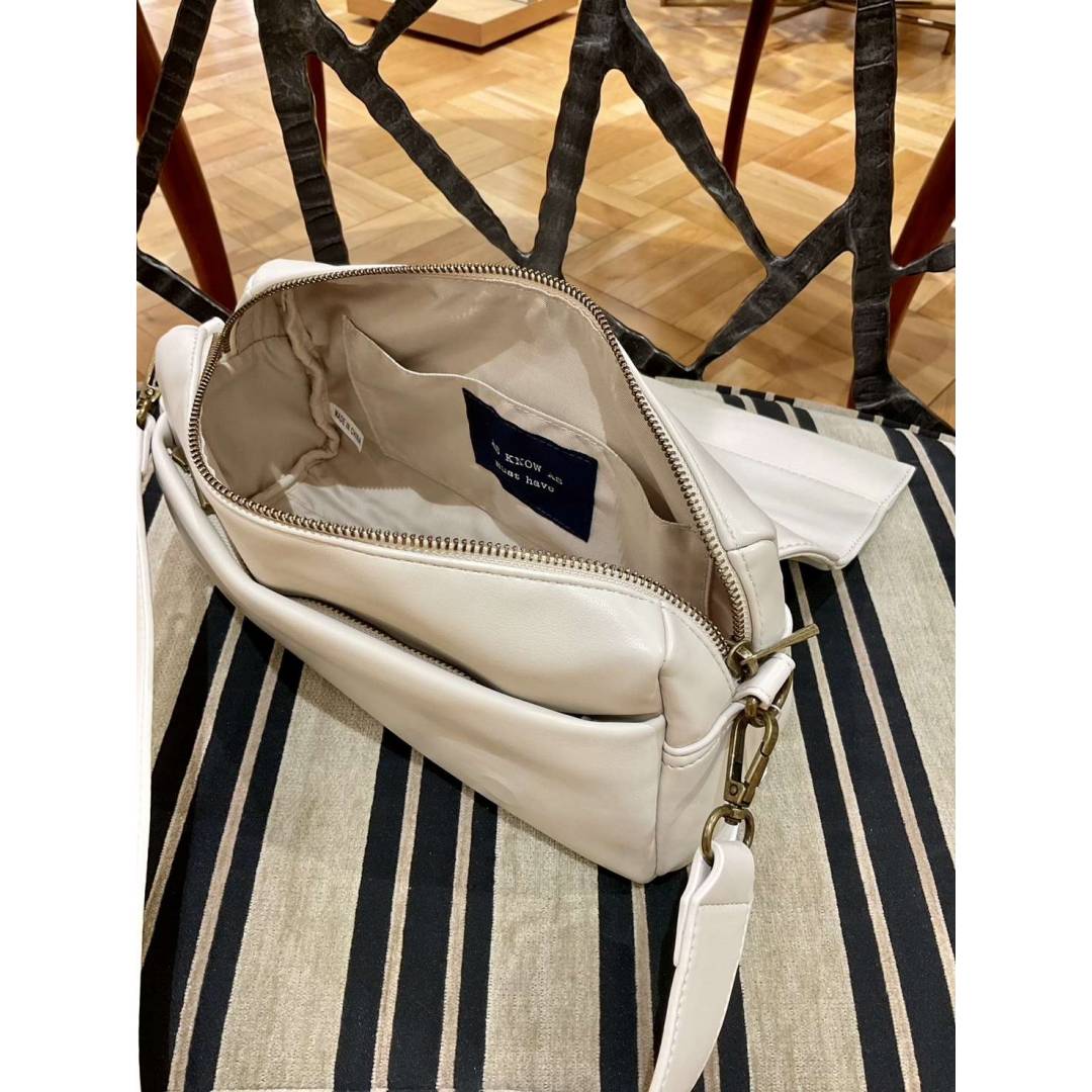 アズ ノゥ アズ ドゥ バズ