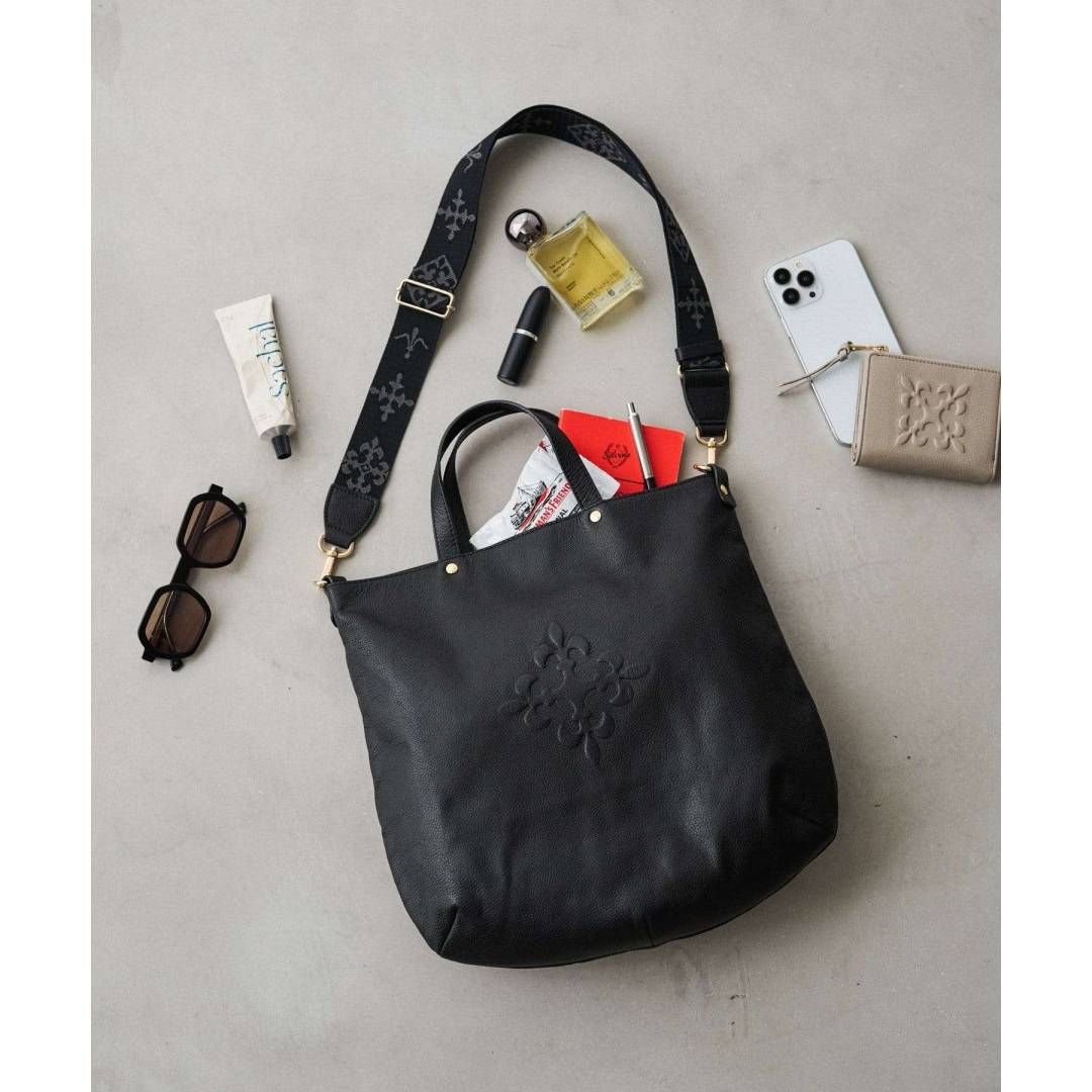 【russet】名品・エンボスレザースリムトート