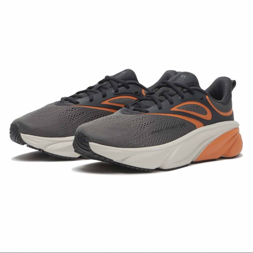 UNDER ARMOURから新作ランニングシューズが登場！