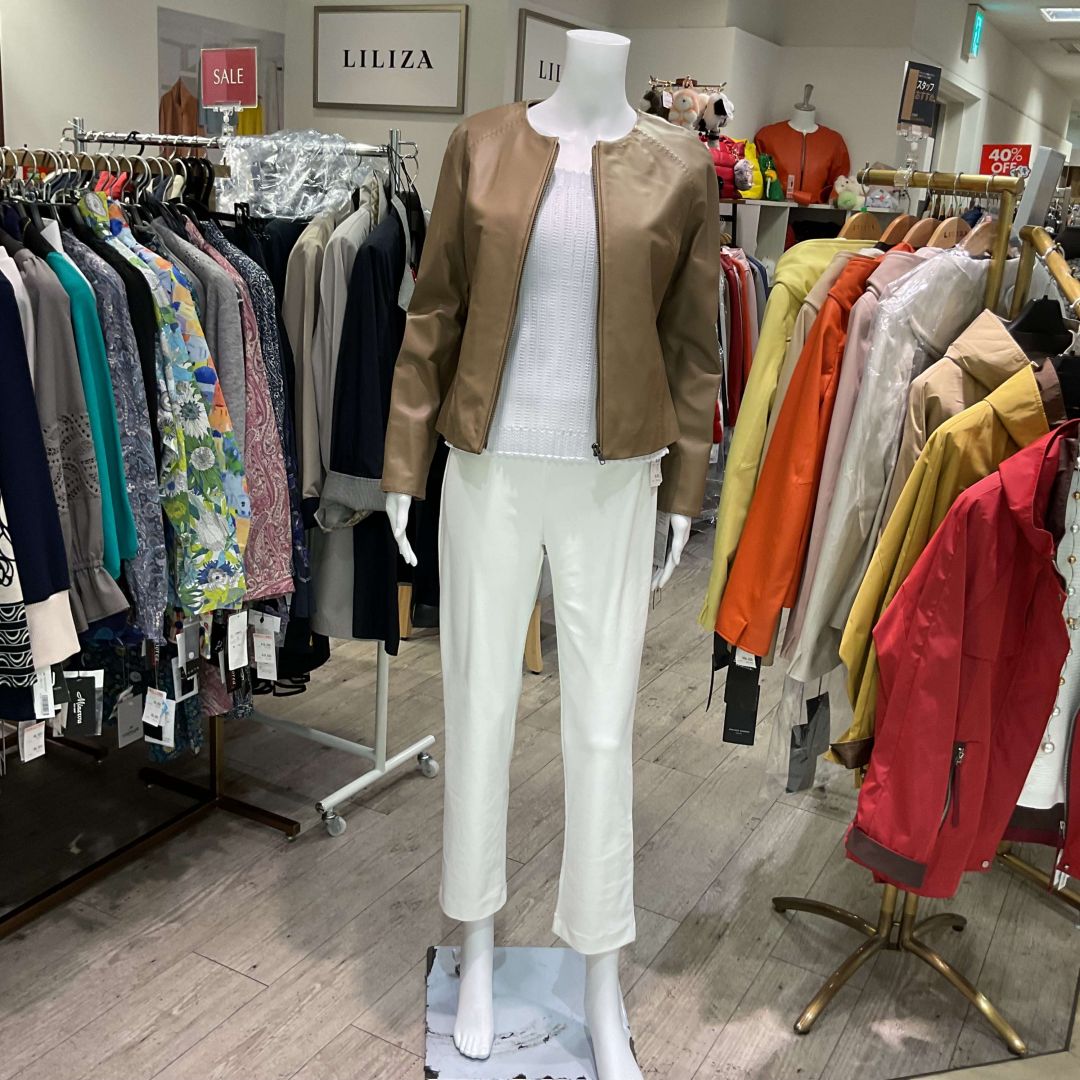 カーデガンのようなレザージャケット