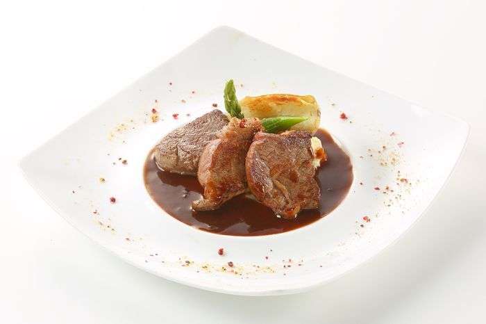 ヒウチステーキ 赤ワインソースとトリュフの香り