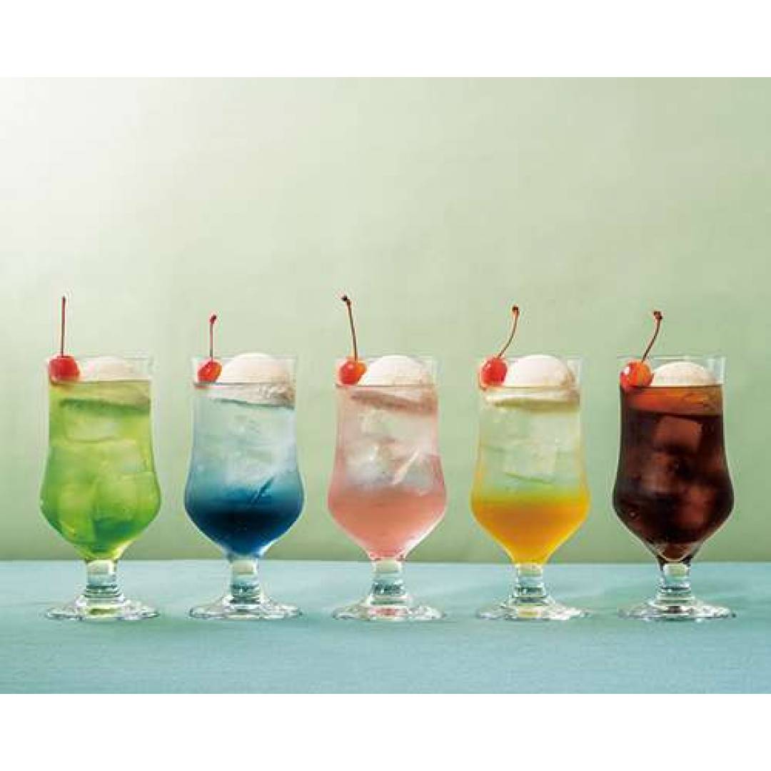 やさしい色合いのクリームソーダが季節限定で新登場♪