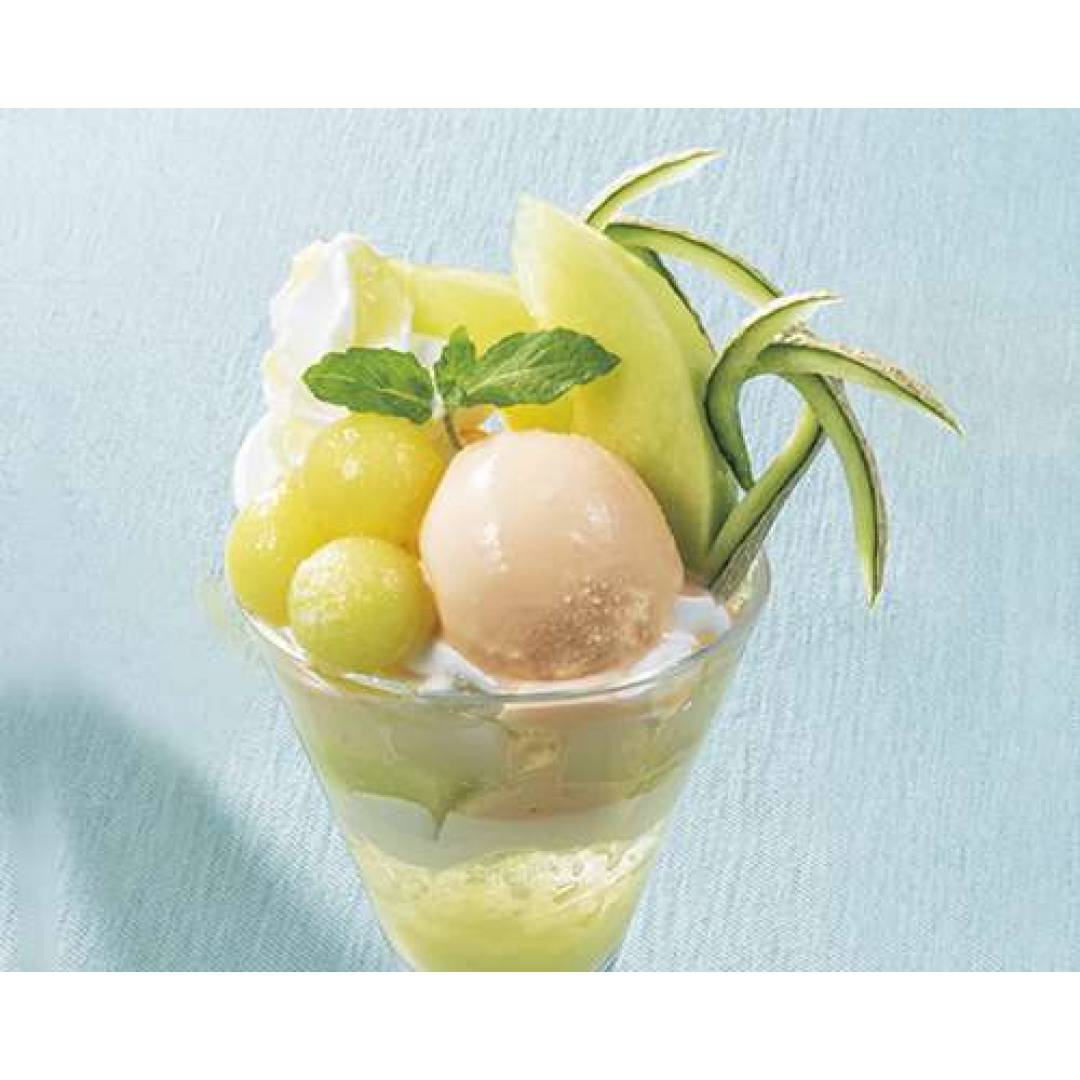 フレッシュな生メロンと自家製メロンソースを 使用した贅沢パフェ◇◆◇