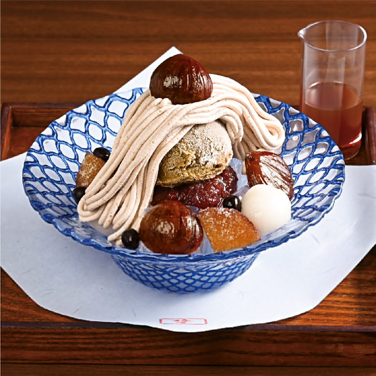 渋皮栗とほうじ茶アイスのあんみつ